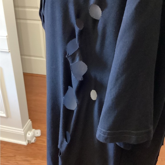 Crisscross Front Distressed Top - Picture 5 of 6